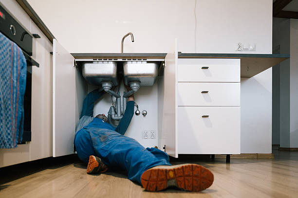 Professional Leak Detection technician working in Owensville, IN